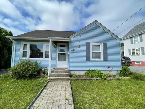 10 Warren Ave, Lincoln, RI 02865