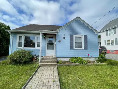 10 Warren Ave, Lincoln, RI 02865