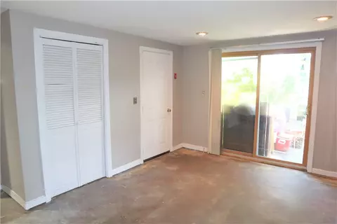 40 Aspinet Dr, Warwick, RI 02888 photo 14