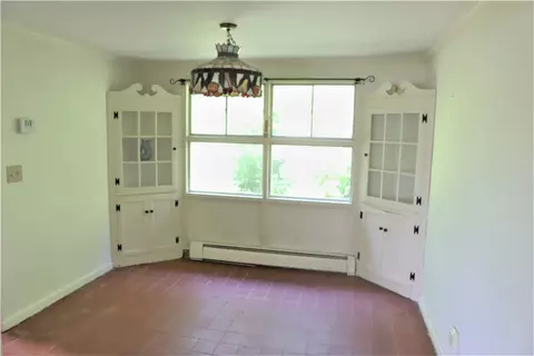 40 Aspinet Dr, Warwick, RI 02888 photo 5