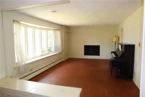 40 Aspinet Dr, Warwick, RI 02888 photo 7