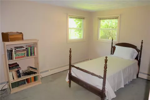 40 Aspinet Dr, Warwick, RI 02888 photo 9