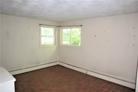 40 Aspinet Dr, Warwick, RI 02888 photo 11