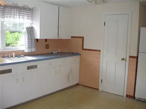 68 Bernice Ave, Woonsocket, RI 02895 photo 2