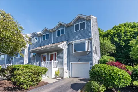 60 Margin St #101, Westerly, RI 02891