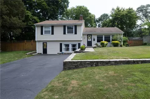 44 Shenandoah Rd, Warwick, RI 02886 photo 3