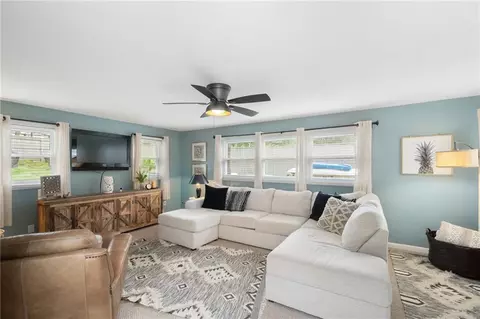 44 Shenandoah Rd, Warwick, RI 02886 photo 5