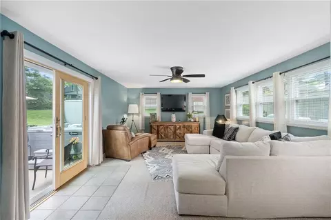 44 Shenandoah Rd, Warwick, RI 02886 photo 4