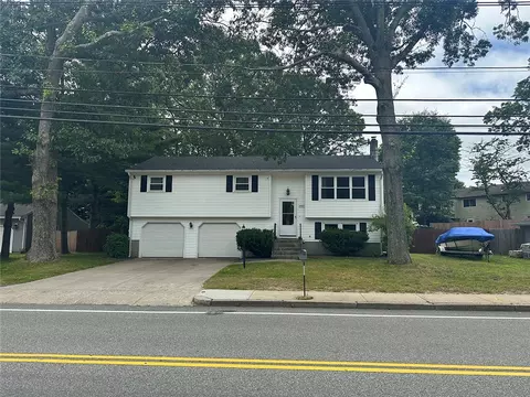 2002 New London Tpke, Coventry, RI 02816