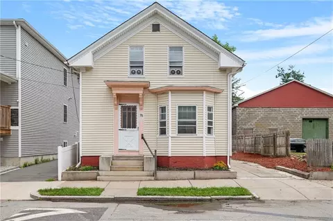 71 Lowell Ave, Providence, RI 02909