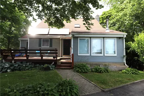 25 Bay St, Jamestown, RI 02835
