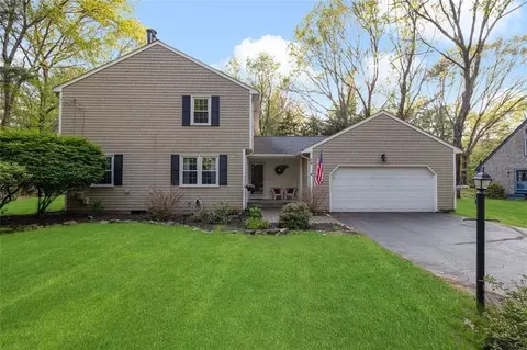 64 Signal Rock Dr, North Kingstown, RI 02852