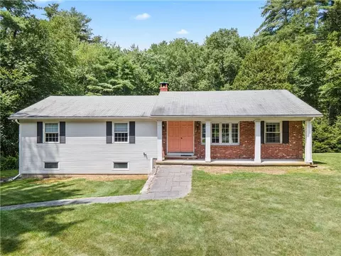 37 Mary Elizabeth Dr, Scituate, RI 02857