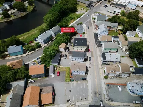 276 High St, Woonsocket, RI 02895 photo 3