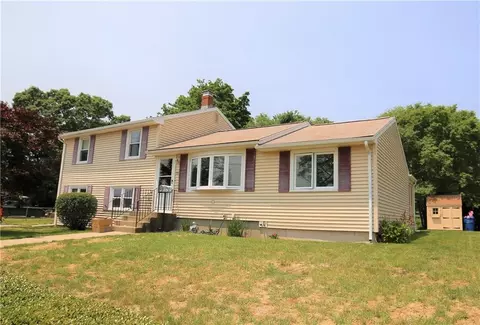 75 Eugene St, East Greenwich, RI 02818