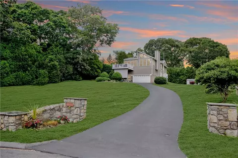 9 Reed Dr, Westerly, RI 02891