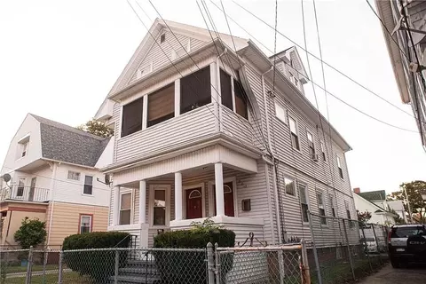 203 Sackett St, Providence, RI 02907