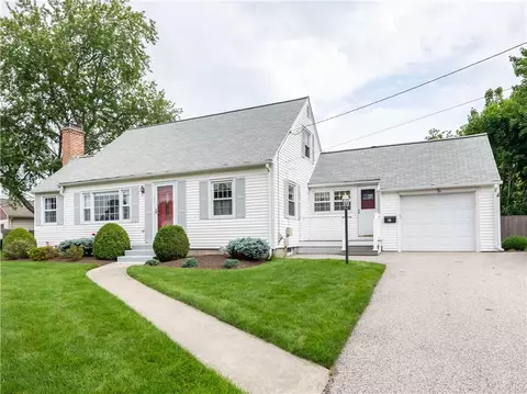 81 Deborah Rd, Warwick, RI 02888 photo 3