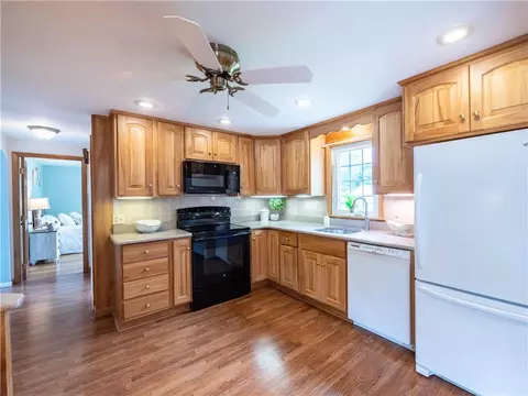 81 Deborah Rd, Warwick, RI 02888 photo 13