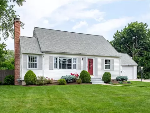 81 Deborah Rd, Warwick, RI 02888 photo 2