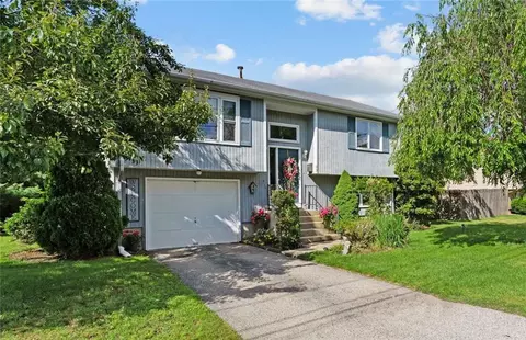 93 Midvale Ave, Cranston, RI 02920