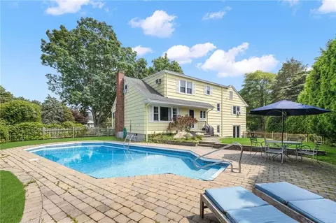 21 Glen Way, Westerly, RI 02891