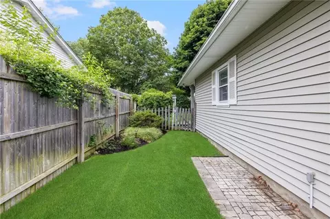 75 Winthrop Rd, Warwick, RI 02888 photo 42