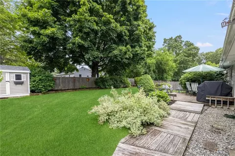 75 Winthrop Rd, Warwick, RI 02888 photo 28