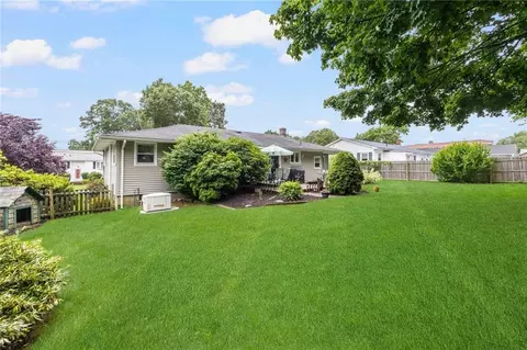 75 Winthrop Rd, Warwick, RI 02888 photo 32
