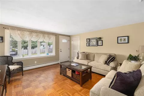 75 Winthrop Rd, Warwick, RI 02888 photo 5