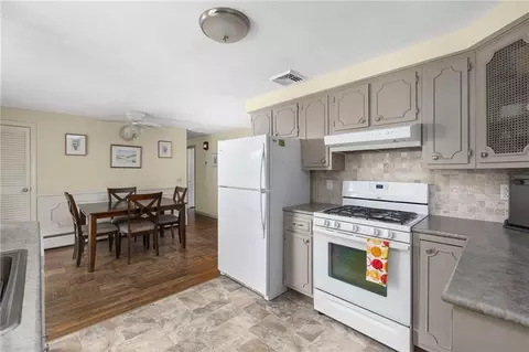 75 Winthrop Rd, Warwick, RI 02888 photo 13
