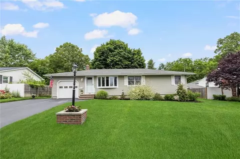 75 Winthrop Rd, Warwick, RI 02888