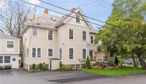 259 Gibbs Ave #6, Newport, RI 02840