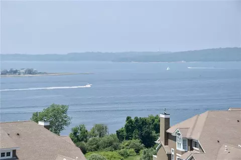 45 Starboard Dr #270, Tiverton, RI 02878