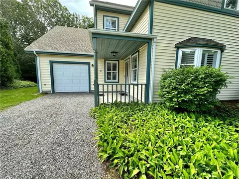 29 Captains Dr, Westerly, RI 02891 photo 5