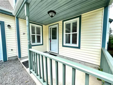 29 Captains Dr, Westerly, RI 02891 photo 2