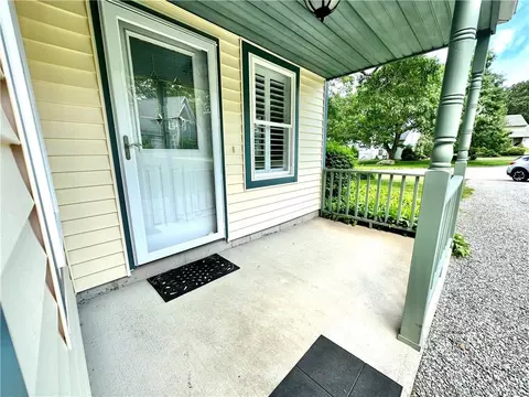 29 Captains Dr, Westerly, RI 02891 photo 3