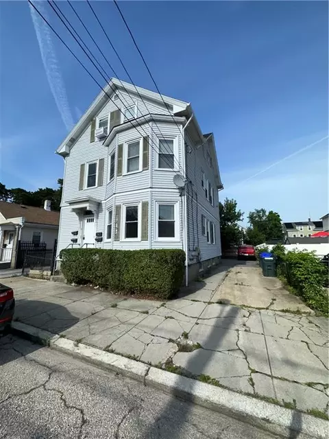 9 Berlin St, Providence, RI 02908