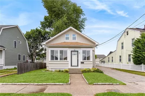 66 Crescent Rd, Pawtucket, RI 02861