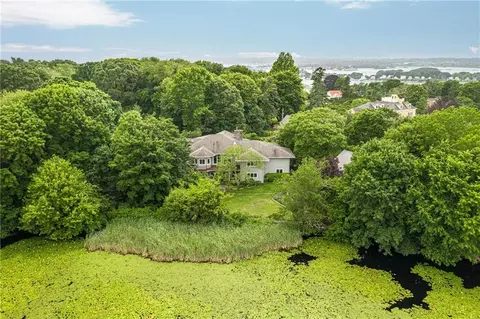 50 Mallard Ln, Tiverton, RI 02878