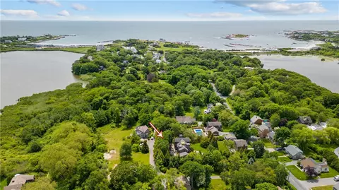 130 Carroll Ave, Newport, RI 02840