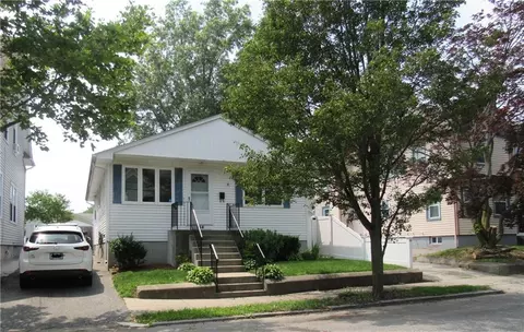 156 Nelson St, Providence, RI 02908