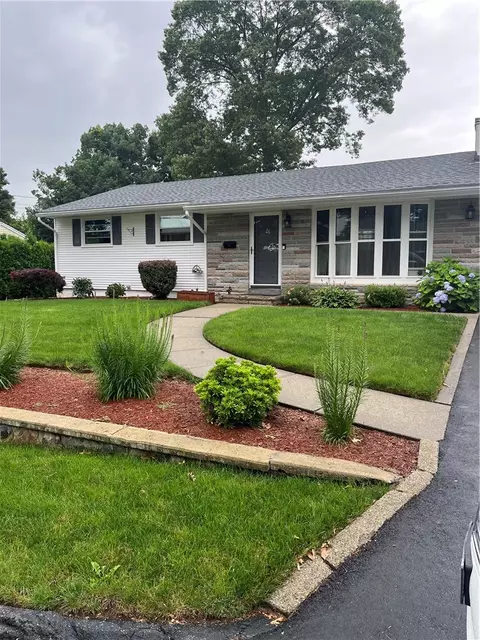 26 Mills Dr, Johnston, RI 02919