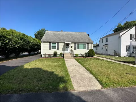 86 Magnolia St, Cranston, RI 02910