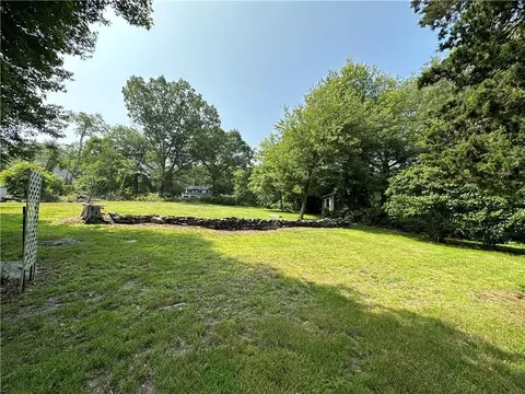 088 Ross Ln, Portsmouth, RI 02872