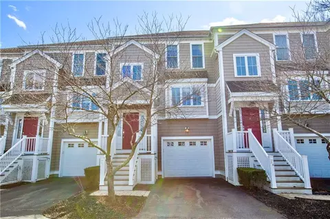 1 New Road Rd, East Providence, RI 02916