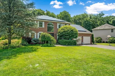 356 Larchwood Dr, Warwick, RI 02886