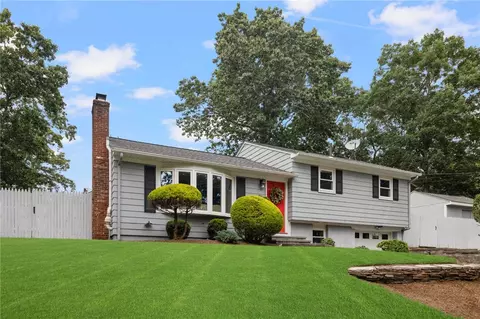 87 Terrace Dr, East Greenwich, RI 02818