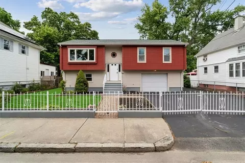 325 Northup St, Cranston, RI 02905