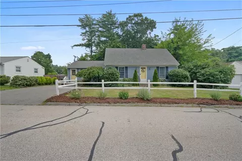 30 Meredith Dr, Coventry, RI 02816 photo 2